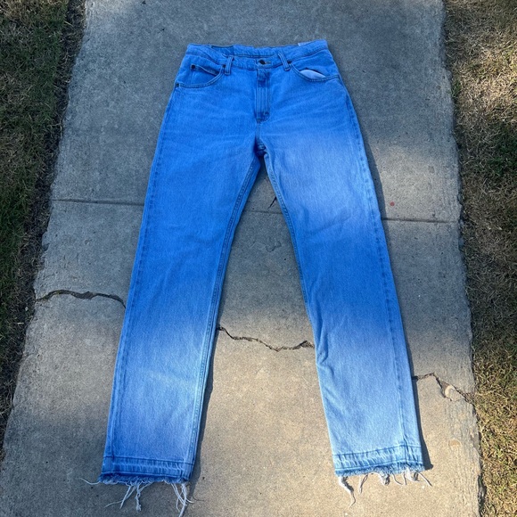 light wash wrangler jeans 32x32 - Picture 2 of 4